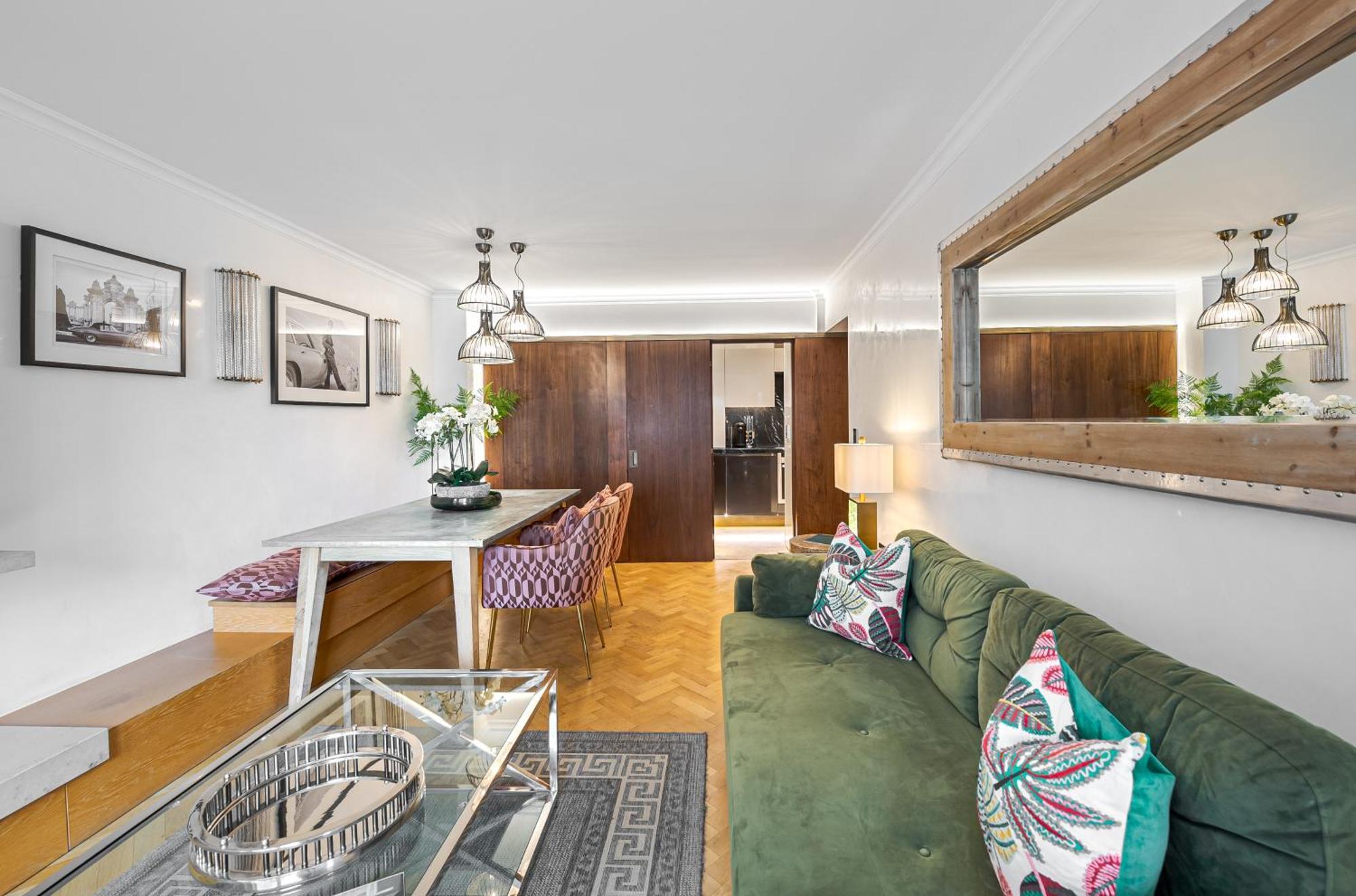 Modern Knightsbridge Apartment With Balcony Overlooking Harrods Prime Location ロンドン エクステリア 写真