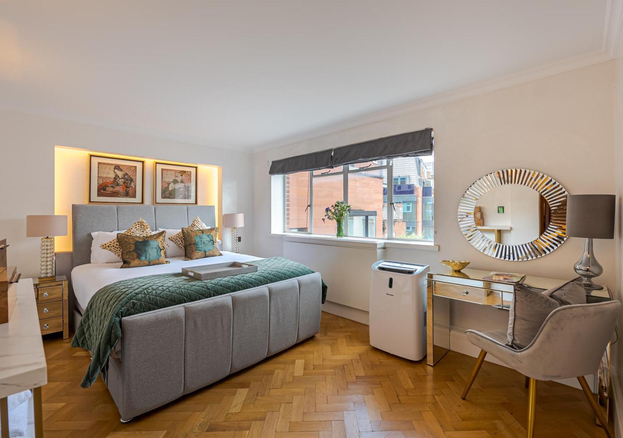 Modern Knightsbridge Apartment With Balcony Overlooking Harrods Prime Location ロンドン エクステリア 写真
