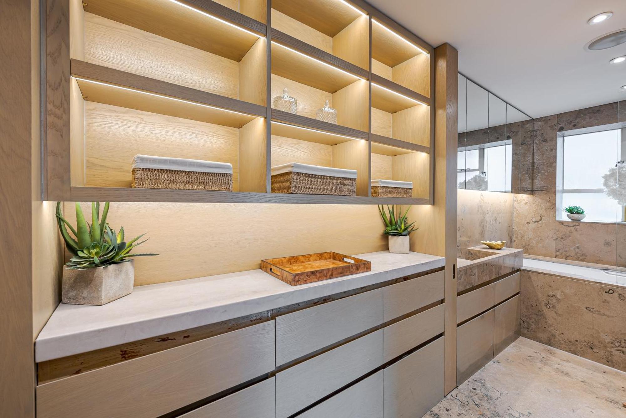 Modern Knightsbridge Apartment With Balcony Overlooking Harrods Prime Location ロンドン エクステリア 写真