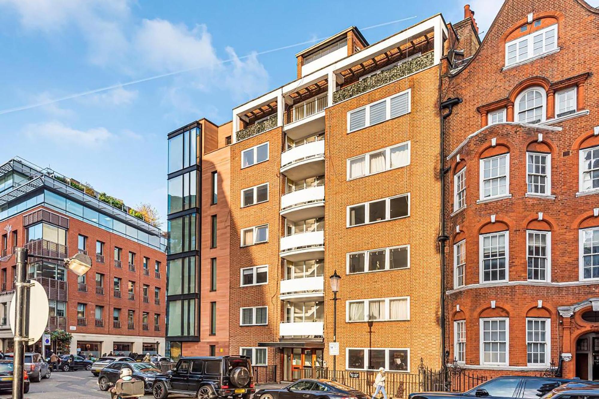 Modern Knightsbridge Apartment With Balcony Overlooking Harrods Prime Location ロンドン エクステリア 写真